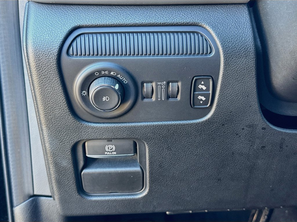 Used 2024 Jeep Wagoneer Series II RWD image 17