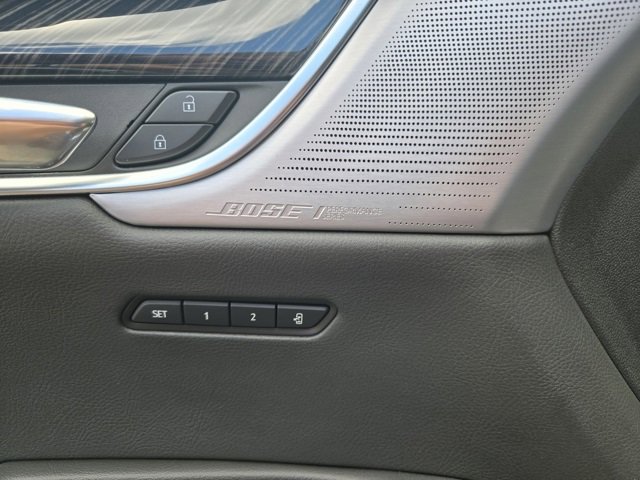 Used 2025 Cadillac XT6 Premium Luxury image 19
