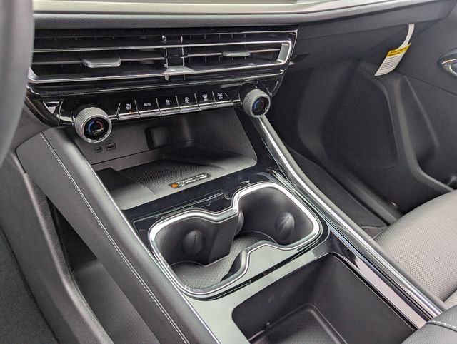 New 2026 Chevrolet Traverse LT w/ Sun and Wheel Package FWD image 12