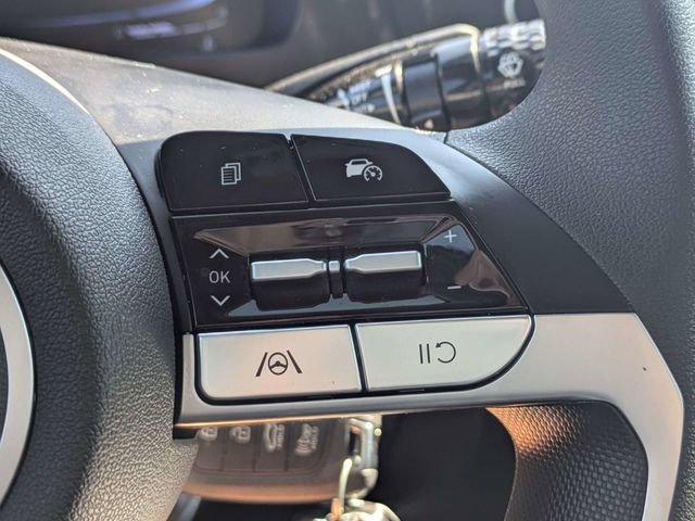 Used 2025 Hyundai Elantra SE FWD image 24