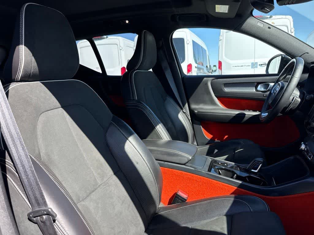 Used 2019 Volvo XC40 T5 R-Design AWD/4WD image 12