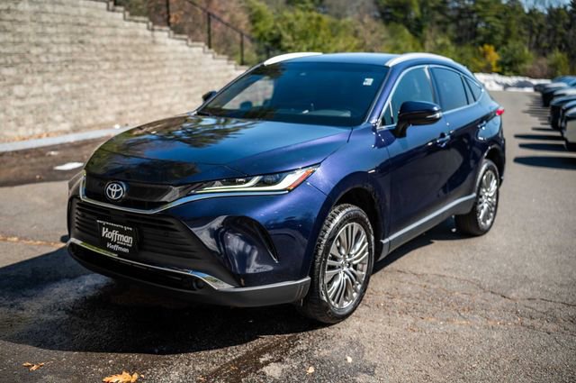 Certified 2022 Toyota Venza XLE image 11