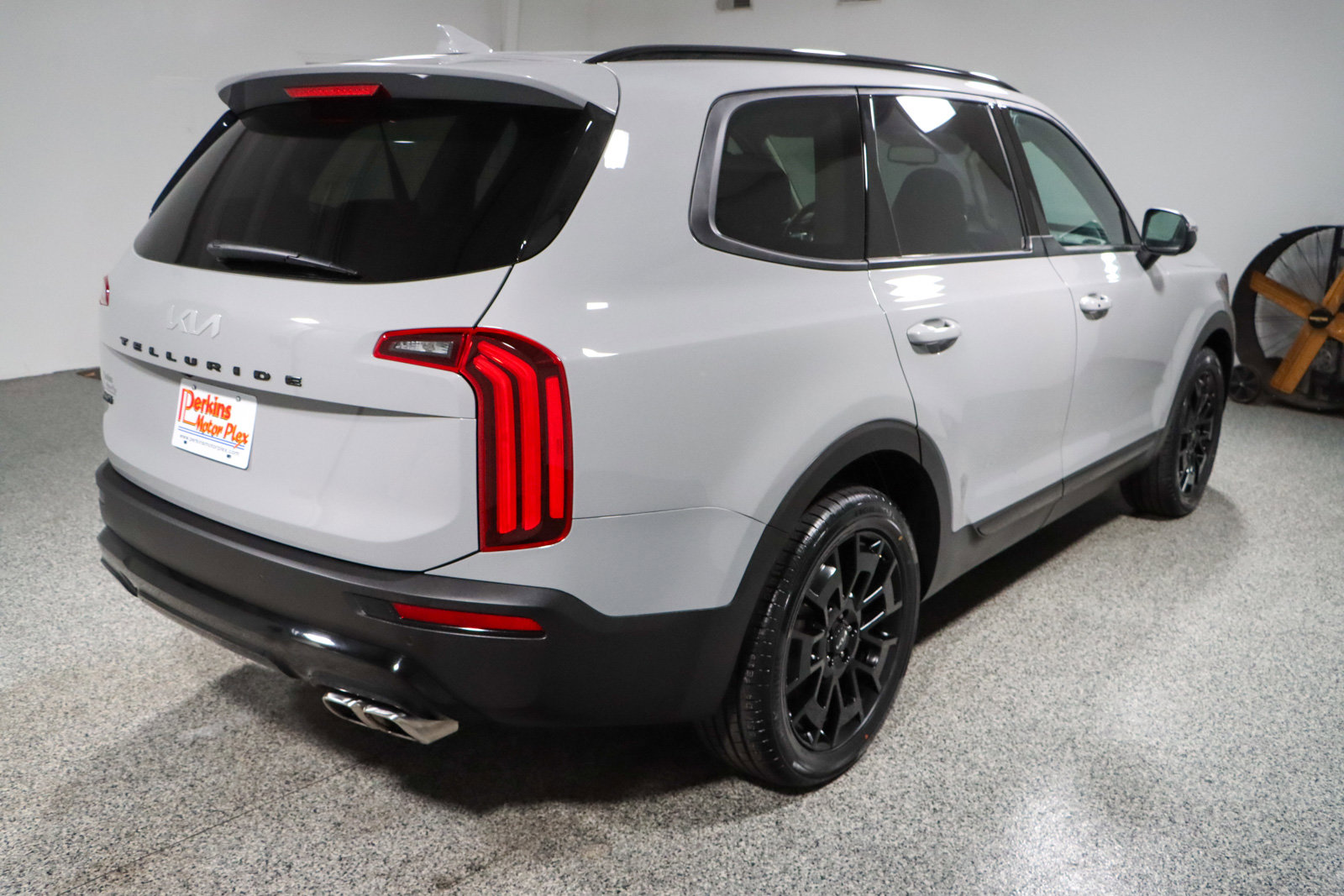 Used 2022 Kia Telluride EX w/ EX Premium Package image 7