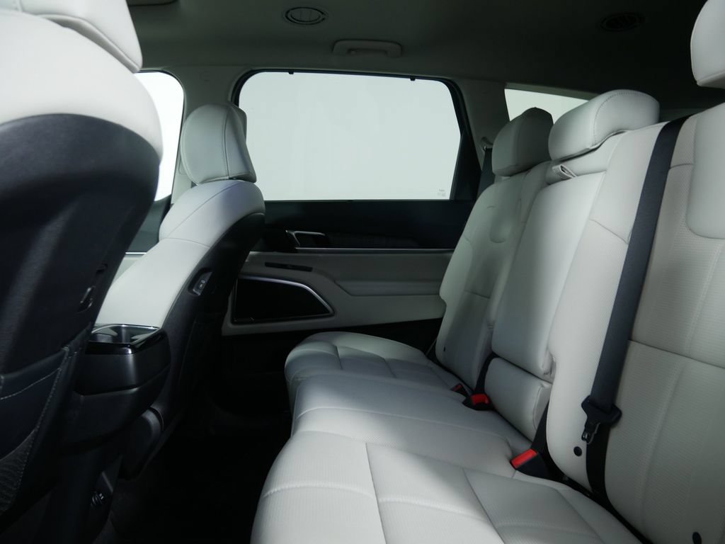 Used 2025 Kia Telluride EX X-Line AWD/4WD image 16