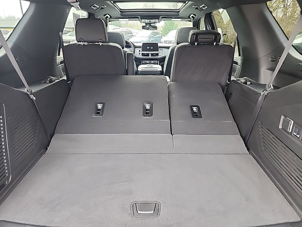 Used 2024 Chevrolet Tahoe RST w/ Sport Performance Package image 16