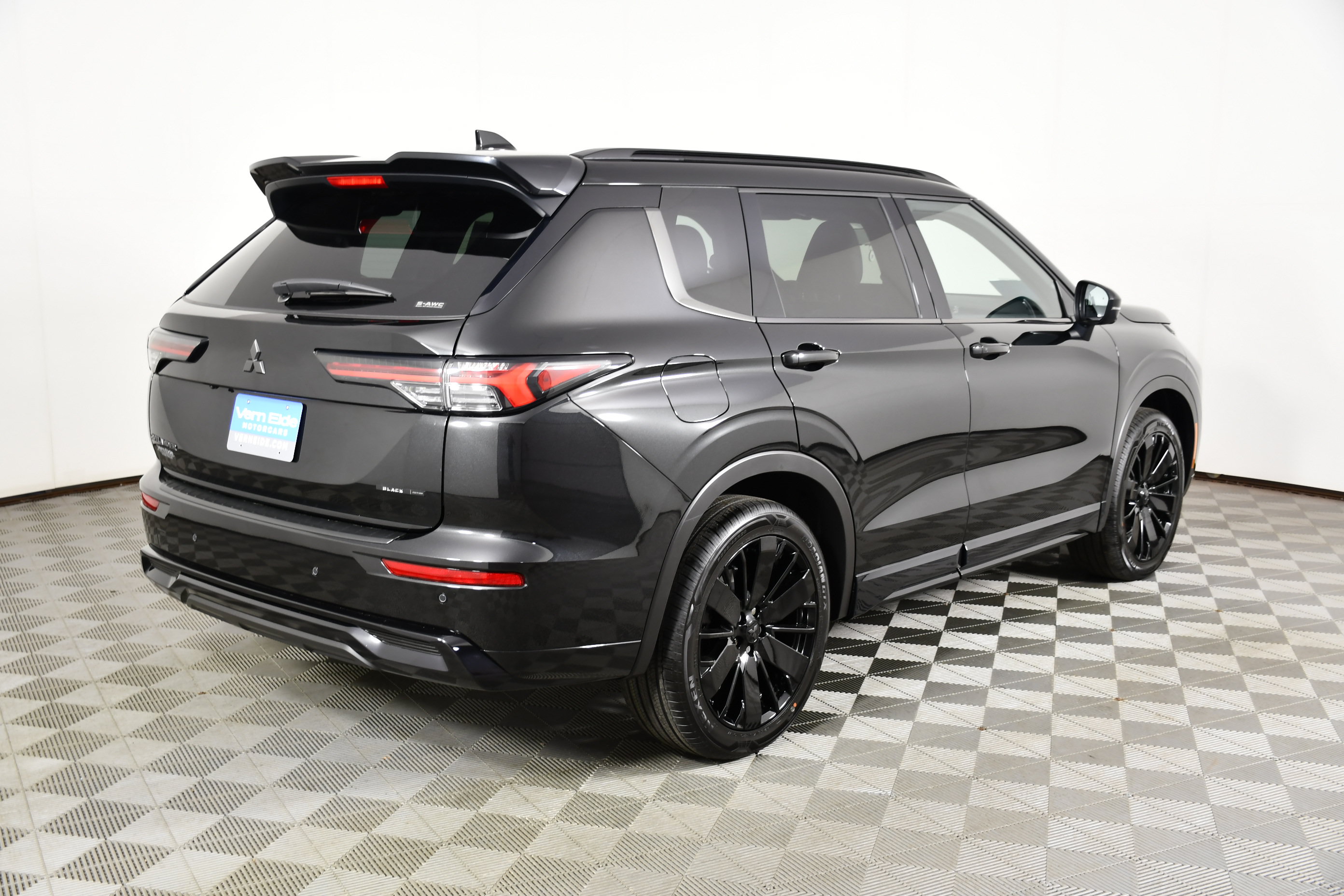 New 2026 Mitsubishi Outlander SEL Black Edition AWD/4WD image 6
