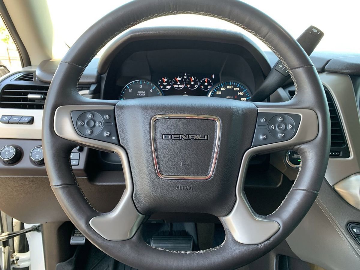 Used 2017 GMC Yukon Denali AWD/4WD image 19
