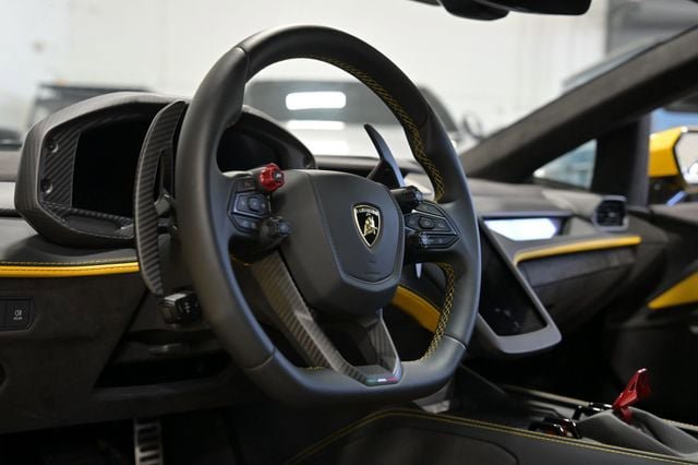 Used 2024 Lamborghini Revuelto AWD/4WD image 30