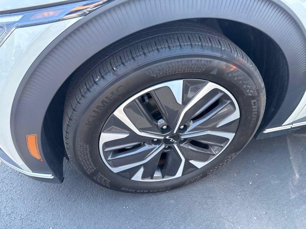 Used 2024 Kia EV6 Light AWD/4WD image 4