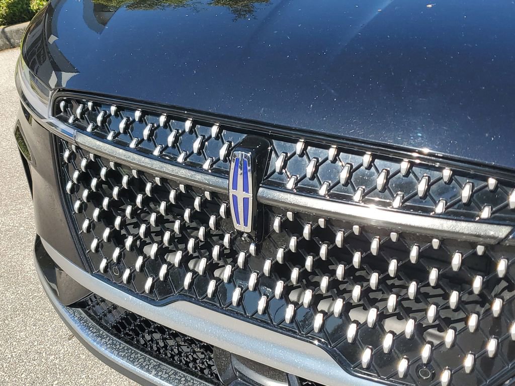 Used 2024 Lincoln Nautilus Premier w/ Equipment Group 102A image 9