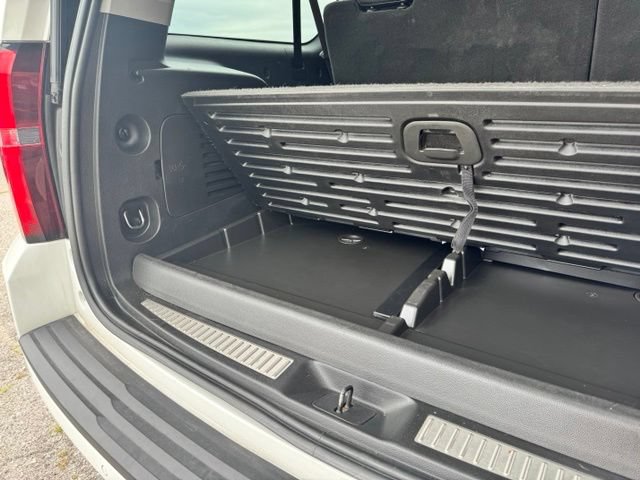 Used 2018 Chevrolet Suburban LT w/ LT Signature Package RWD image 28