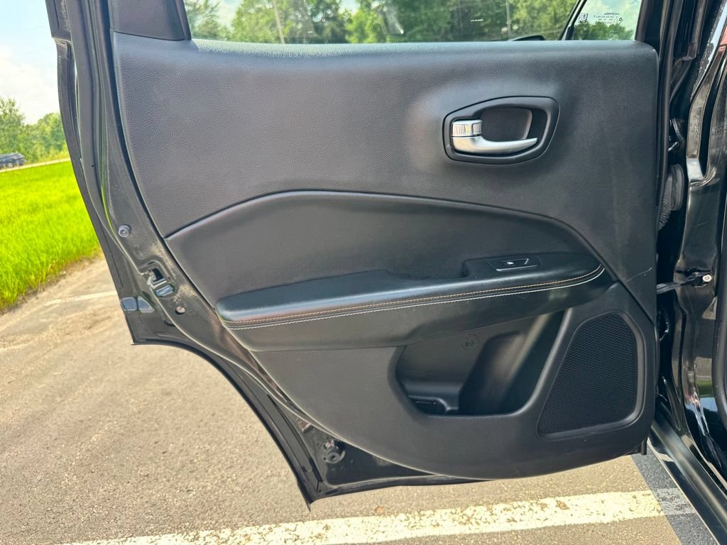 Used 2019 Jeep Compass Latitude w/ Popular Equipment Group AWD/4WD image 24