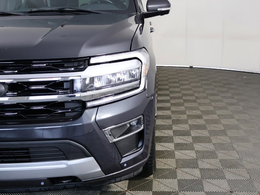 Used 2022 Ford Expedition Limited image 19