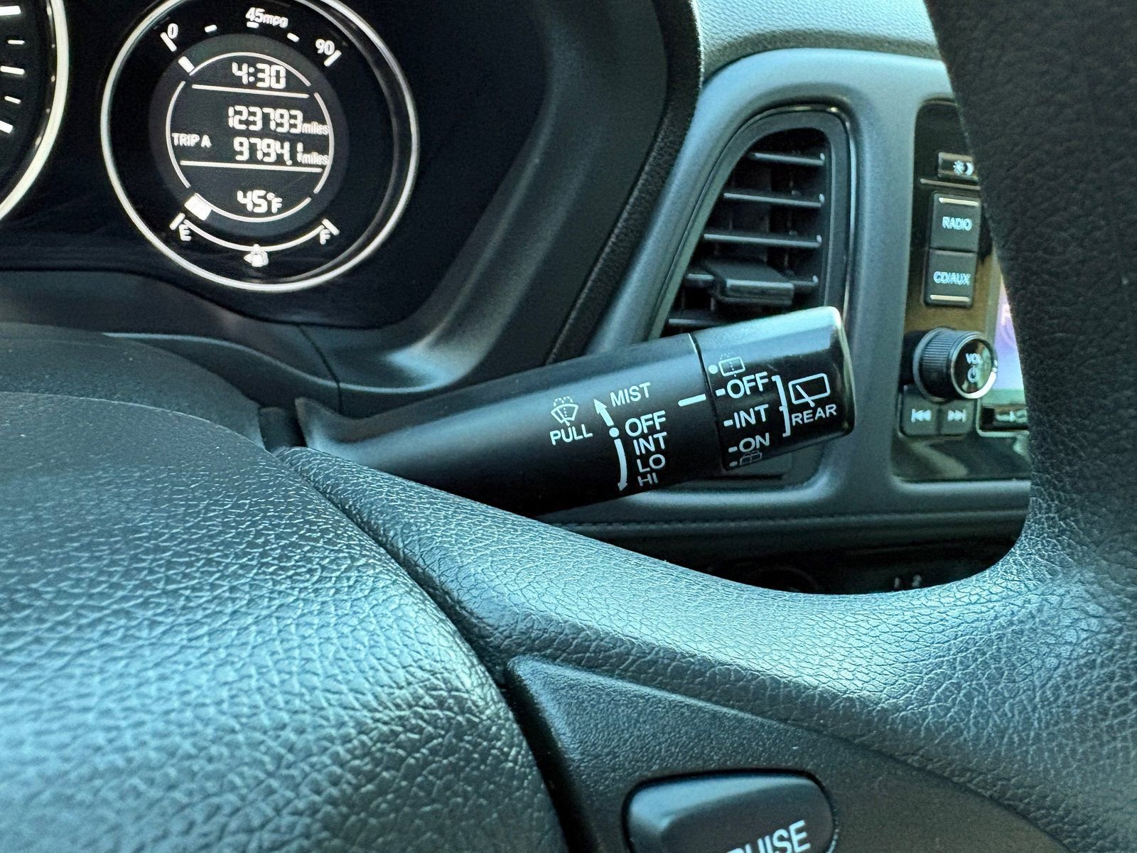 Used 2016 Honda HR-V LX image 39