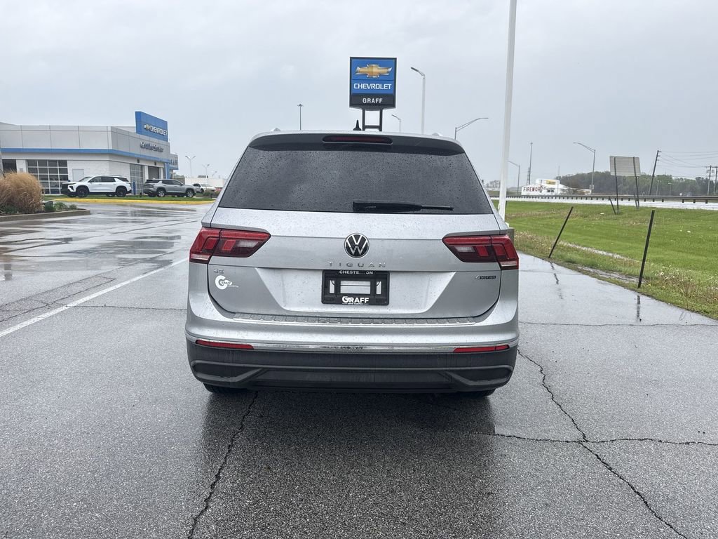 Used 2022 Volkswagen Tiguan SE w/ Panoramic Sunroof Package AWD/4WD image 7