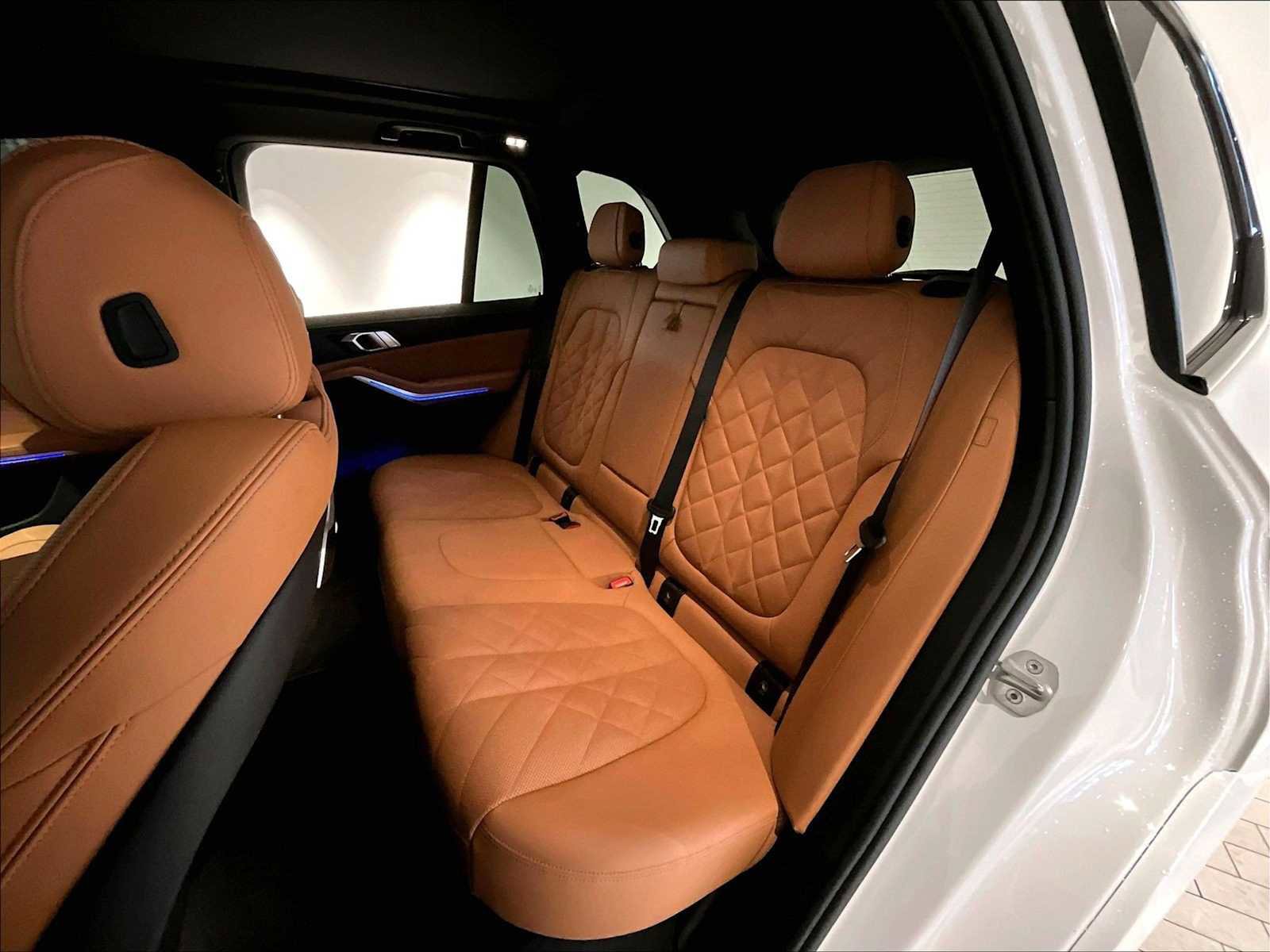 Used 2025 BMW X5 xDrive50e w/ M Sport Package image 30