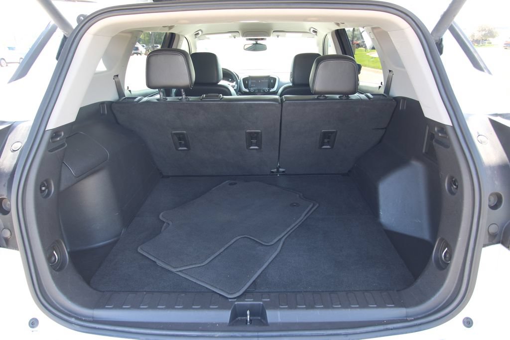 Used 2024 GMC Terrain SLT AWD/4WD image 12