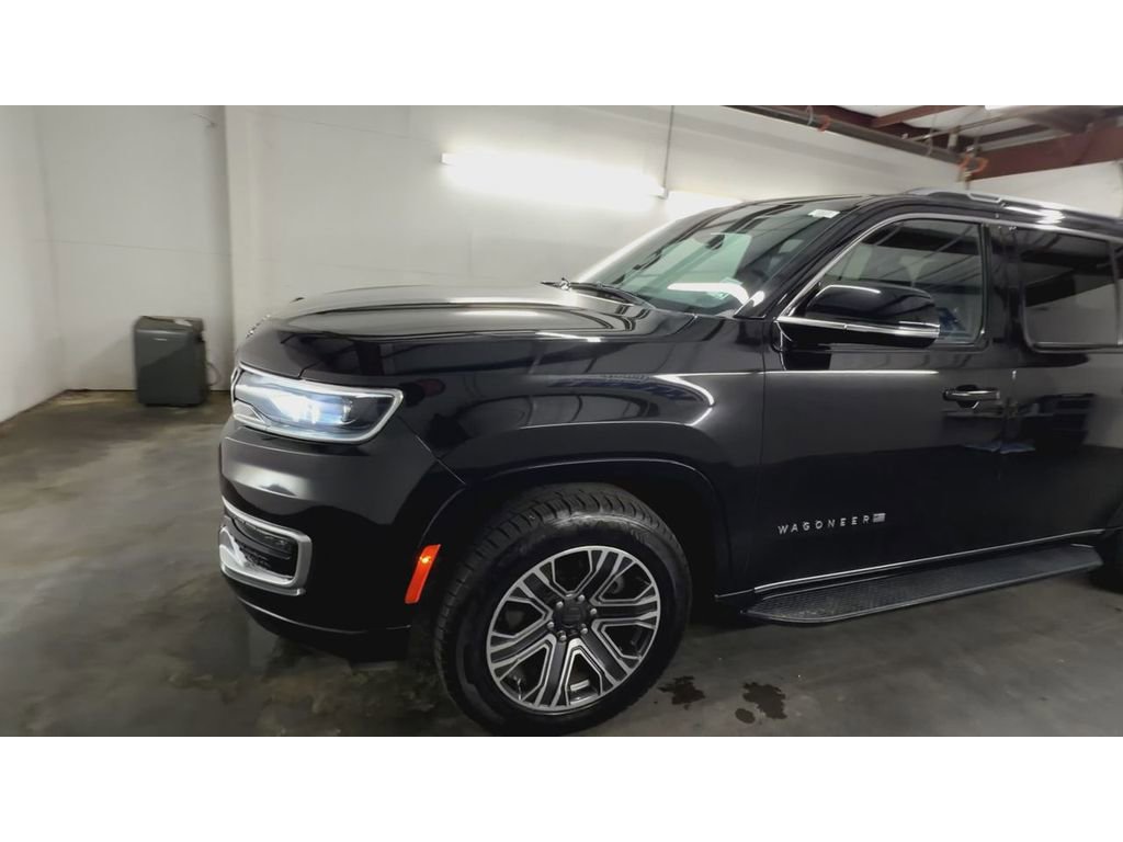 Used 2024 Jeep Wagoneer L Series II RWD image 4