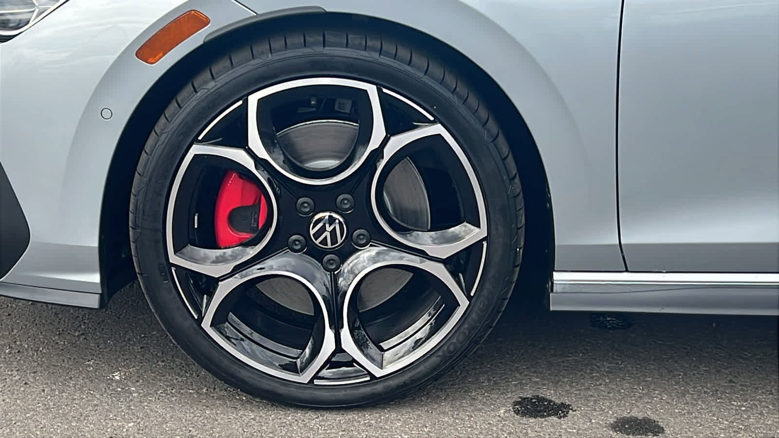 New 2025 Volkswagen GTI Autobahn image 9