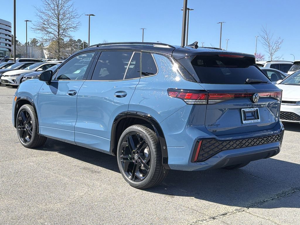 New 2026 Volkswagen Tiguan SE R-Line image 3