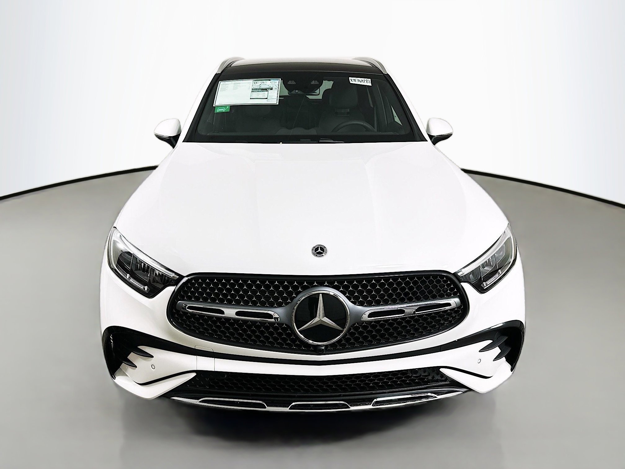 New 2025 Mercedes-Benz GLC 350e 4MATIC image 2