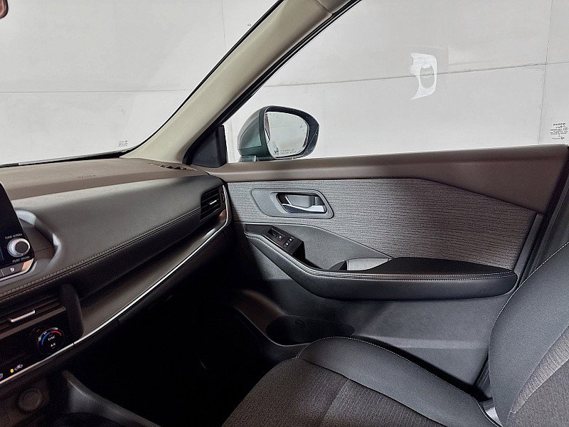 Used 2023 Nissan Rogue SV image 22