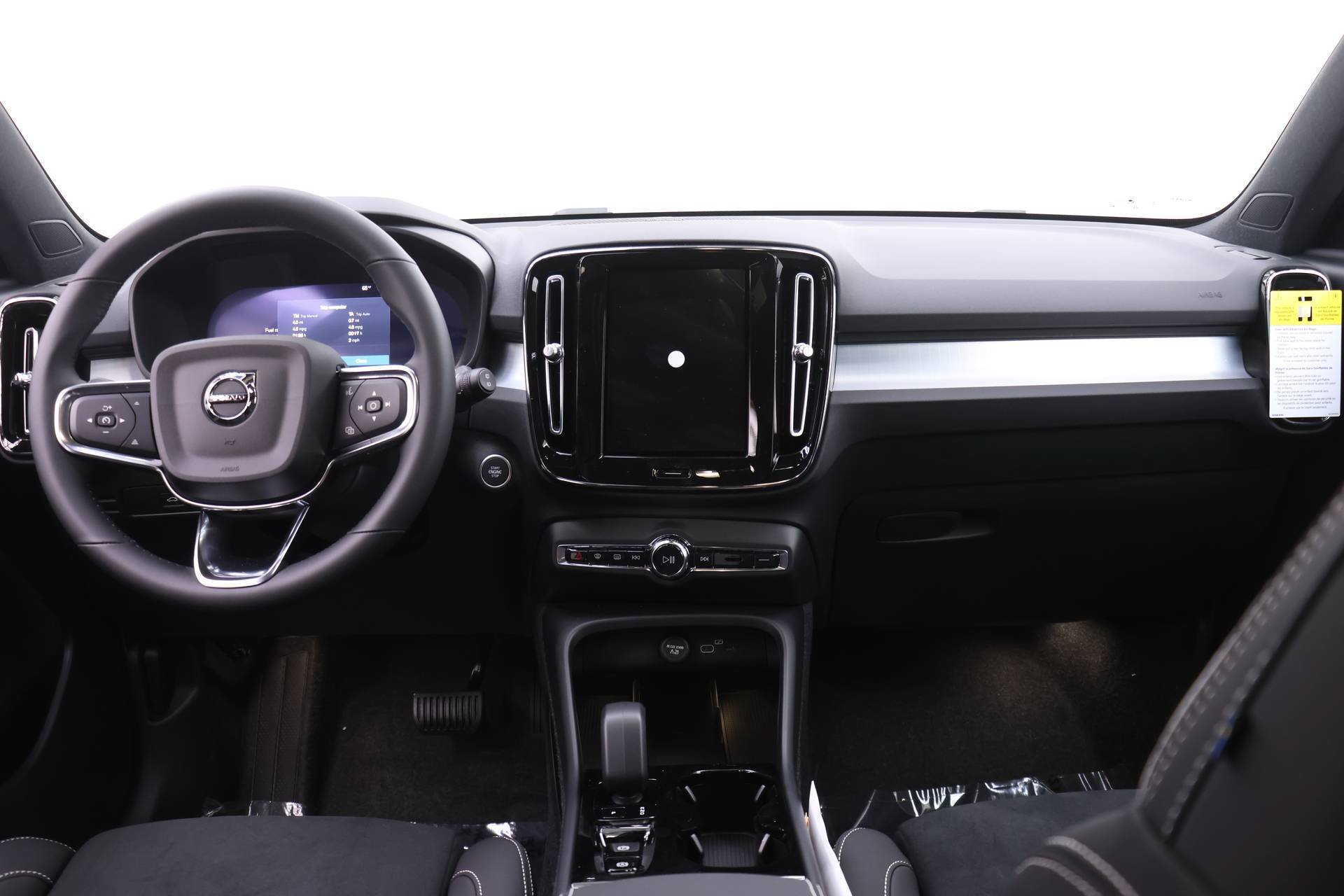 New 2026 Volvo XC40 B5 Ultra w/ Protection Package Premier AWD/4WD image 8