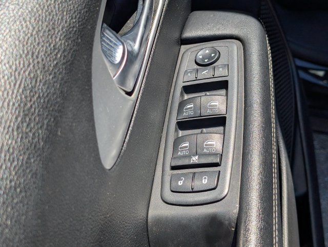 Used 2019 Chrysler Pacifica Limited w/ Advanced Safetytec Group FWD image 16