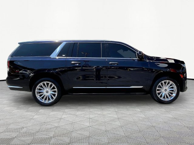 Used 2024 Cadillac Escalade ESV Premium Luxury AWD/4WD image 8