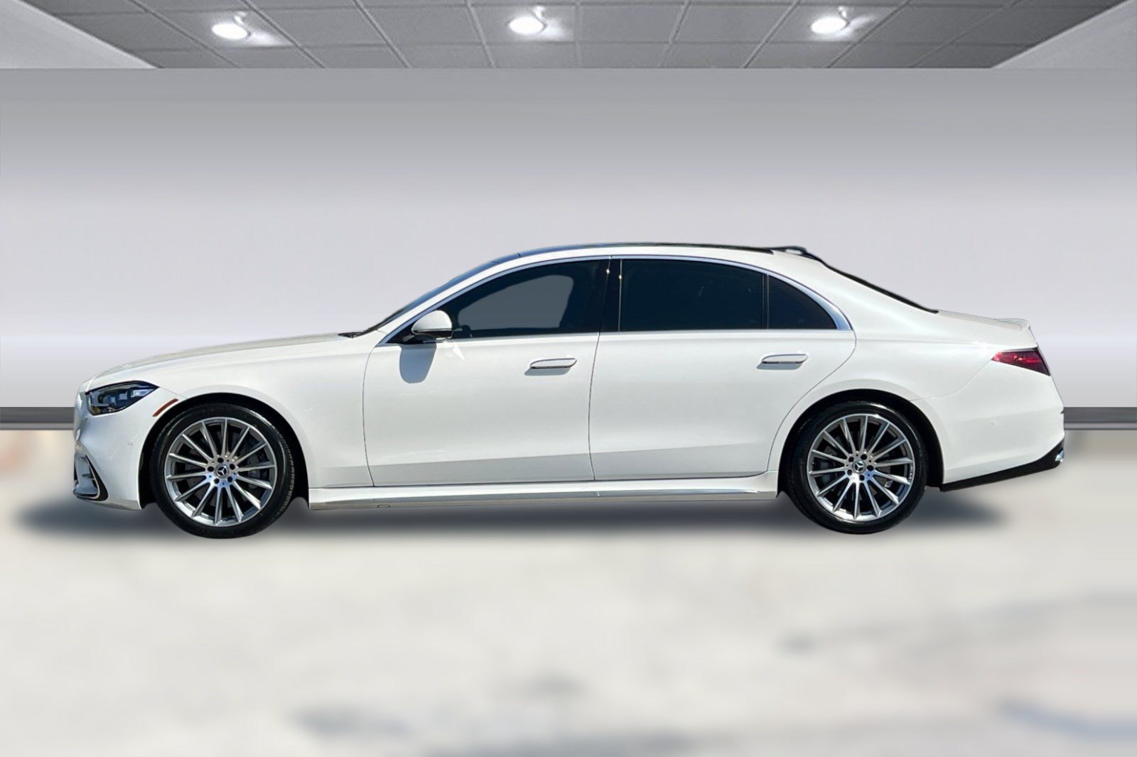 Certified 2022 Mercedes-Benz S 500 4MATIC image 2