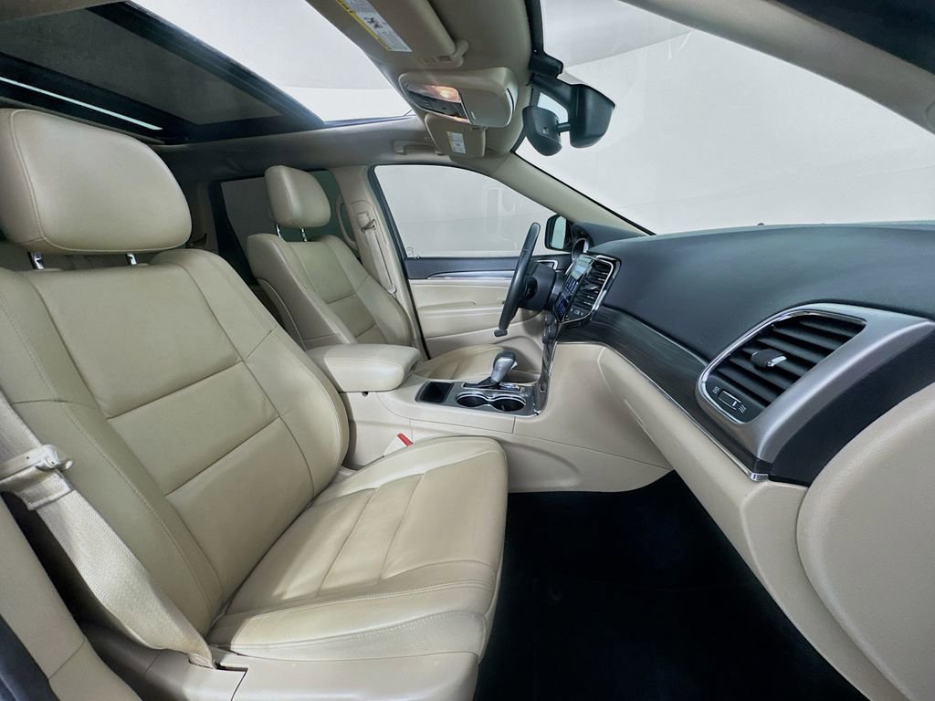 Used 2022 Jeep Grand Cherokee Limited image 37