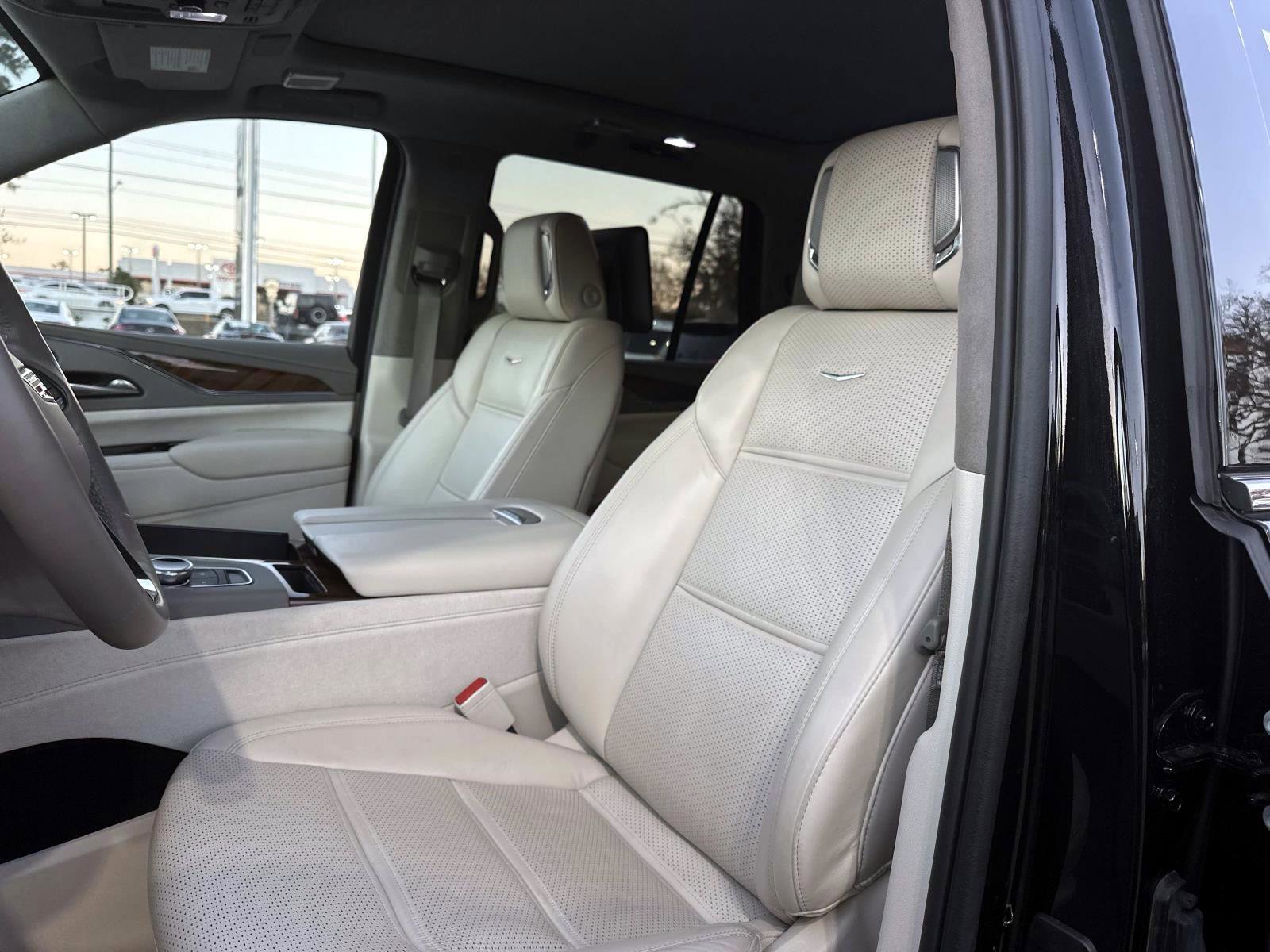 Used 2024 Cadillac Escalade Premium Luxury Platinum image 21