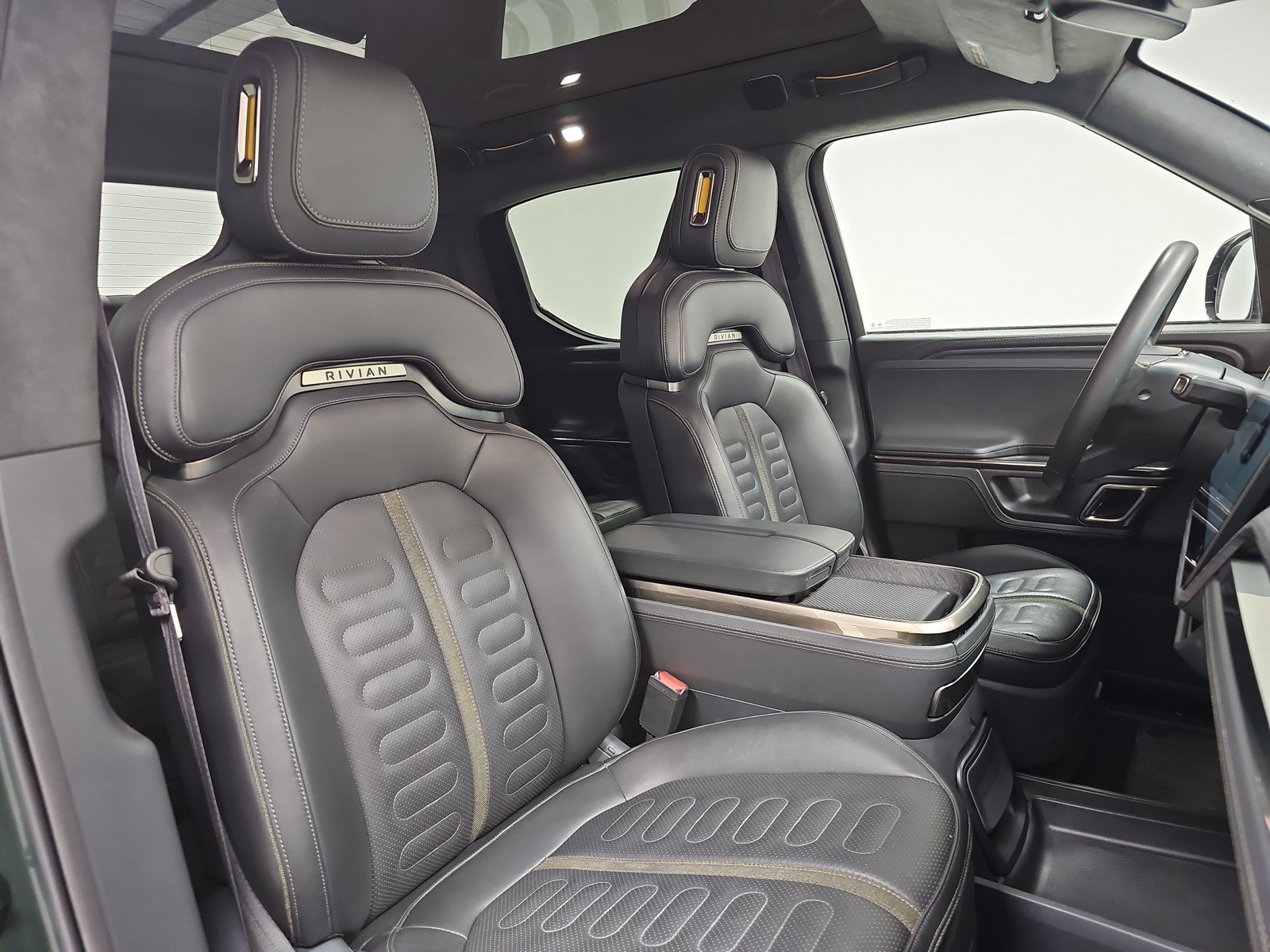 Used 2022 Rivian R1T Adventure AWD/4WD image 23