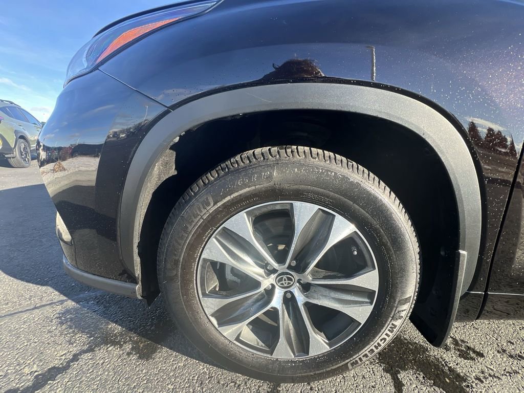 Used 2021 Toyota Highlander XLE image 33