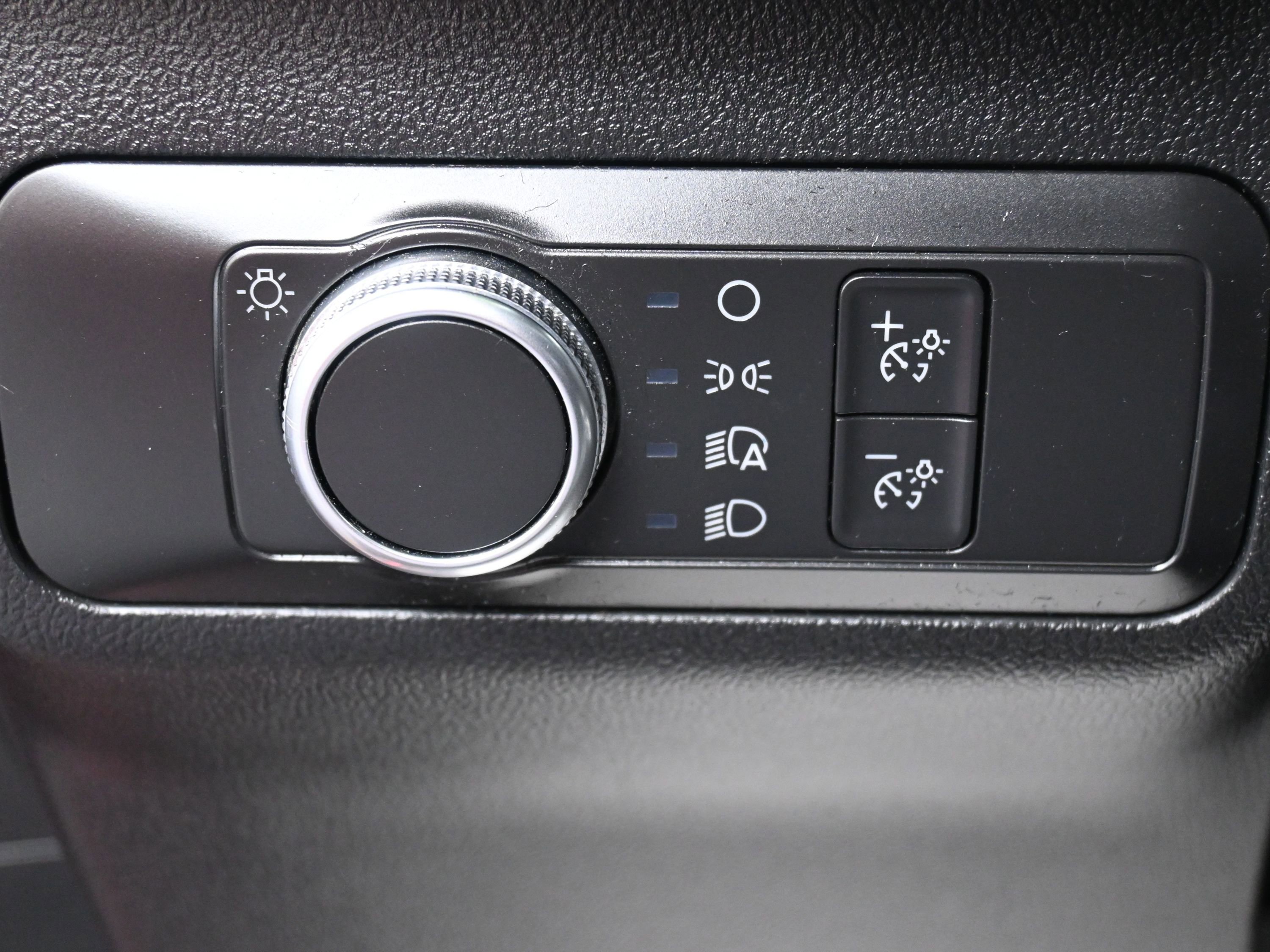Used 2021 Ford Escape SE w/ Cold Weather Package FWD image 19