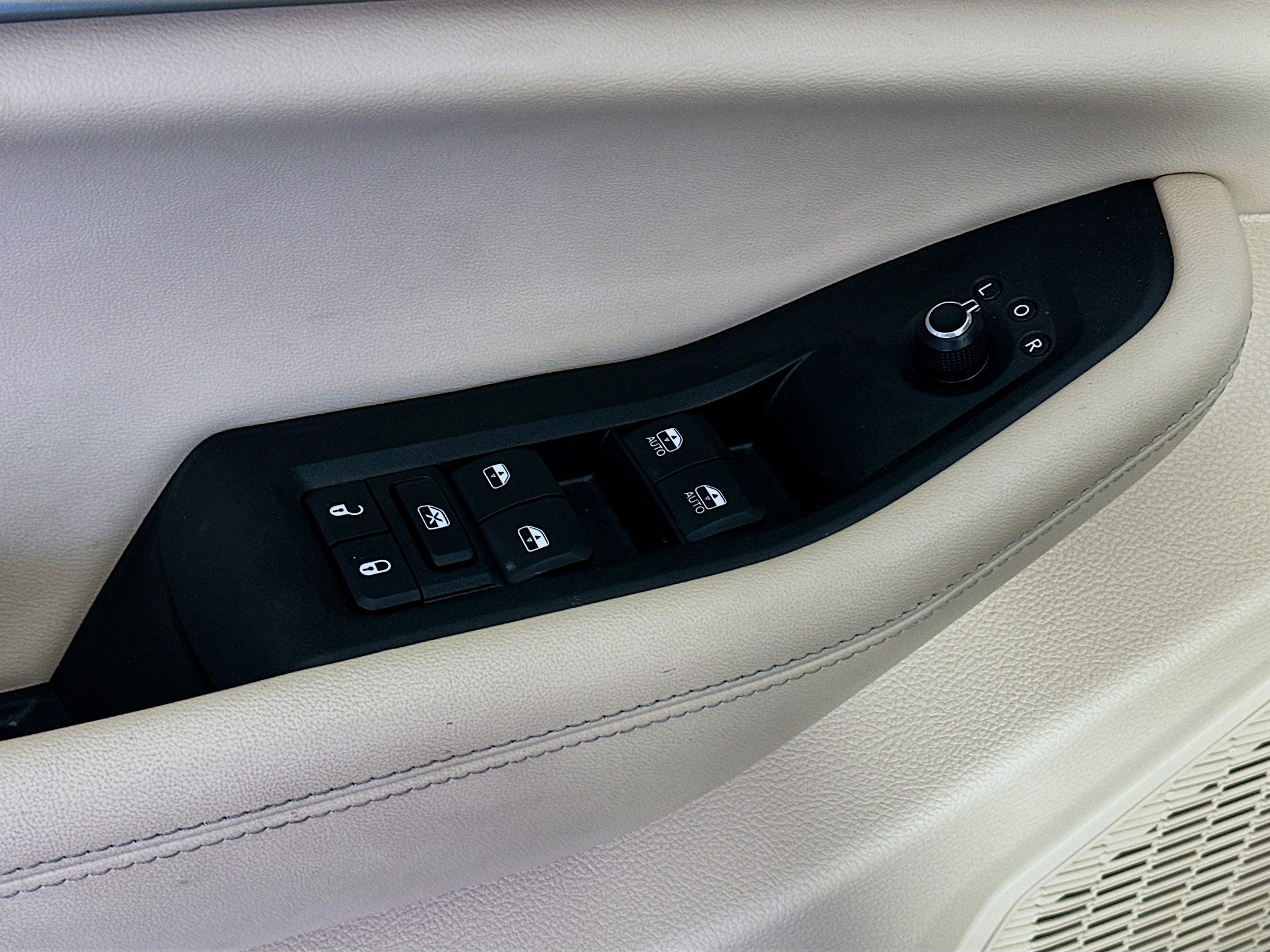 Used 2024 Jeep Grand Cherokee Limited image 15