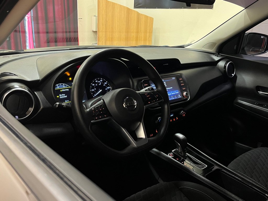 Used 2021 Nissan Kicks SV FWD image 17