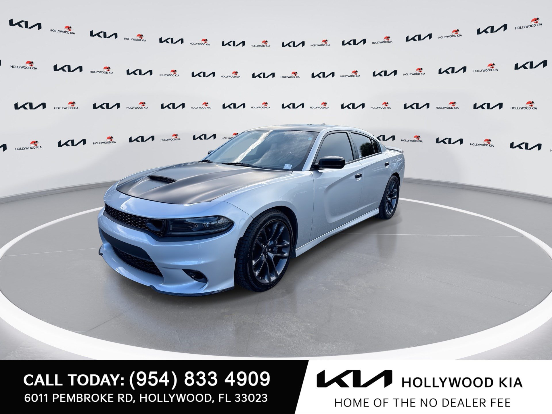 Used 2023 Dodge Charger Scat Pack w/ Navigation & Travel Group RWD image 4