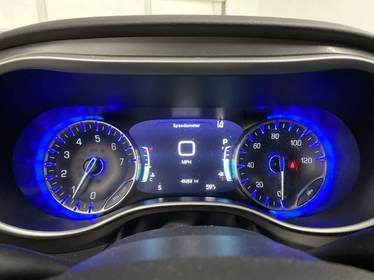 Used 2024 Chrysler Pacifica Touring-L FWD image 27