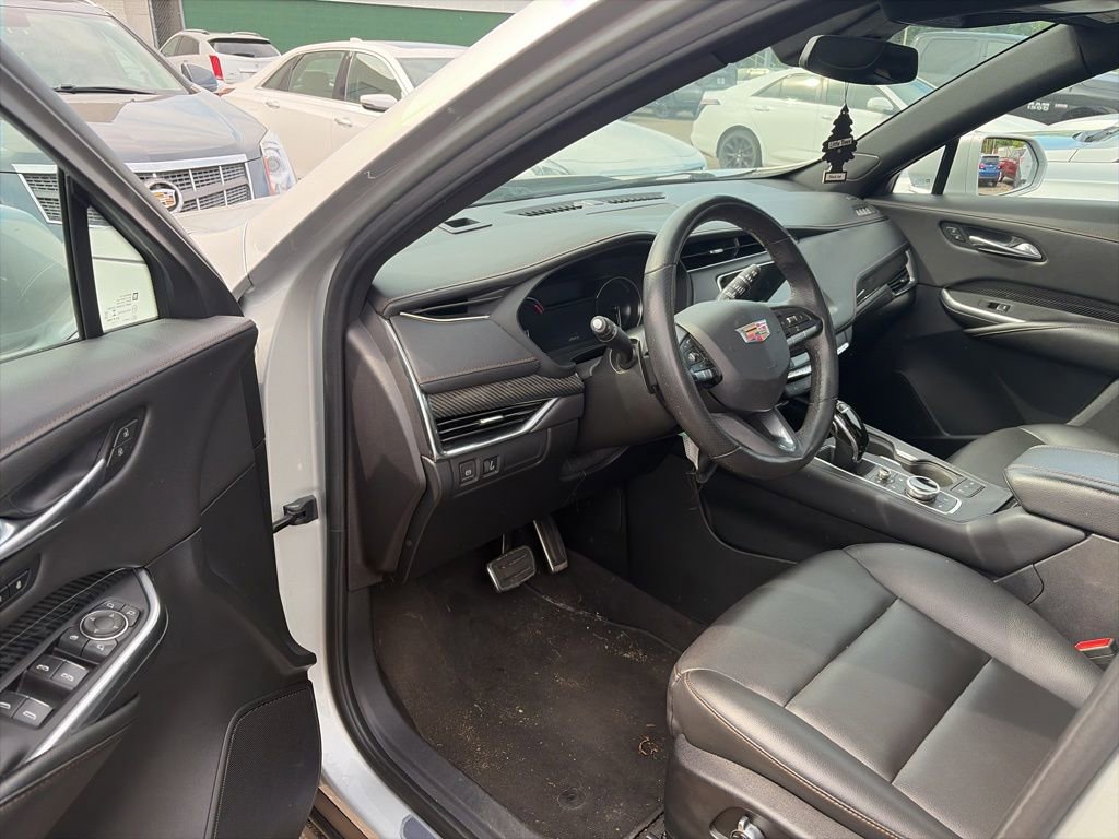 Used 2020 Cadillac XT4 Sport w/ Driver Awareness Package AWD/4WD image 10