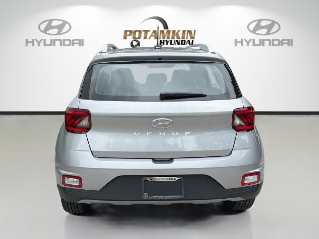 New 2026 Hyundai Venue SEL FWD image 6