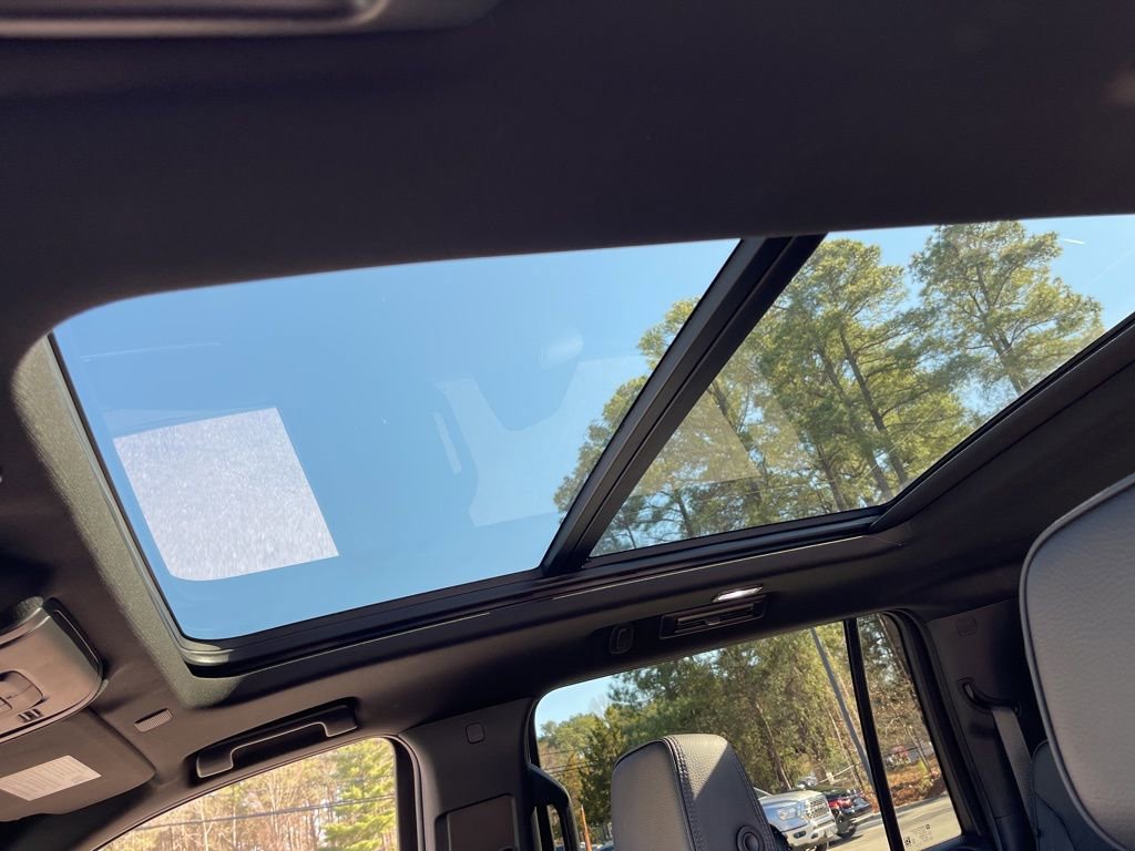 Used 2024 GMC Yukon XL Denali image 21