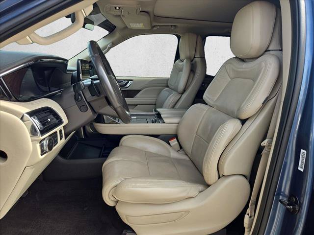 Used 2020 Lincoln Navigator L Reserve w/ Luxury Package AWD/4WD image 17