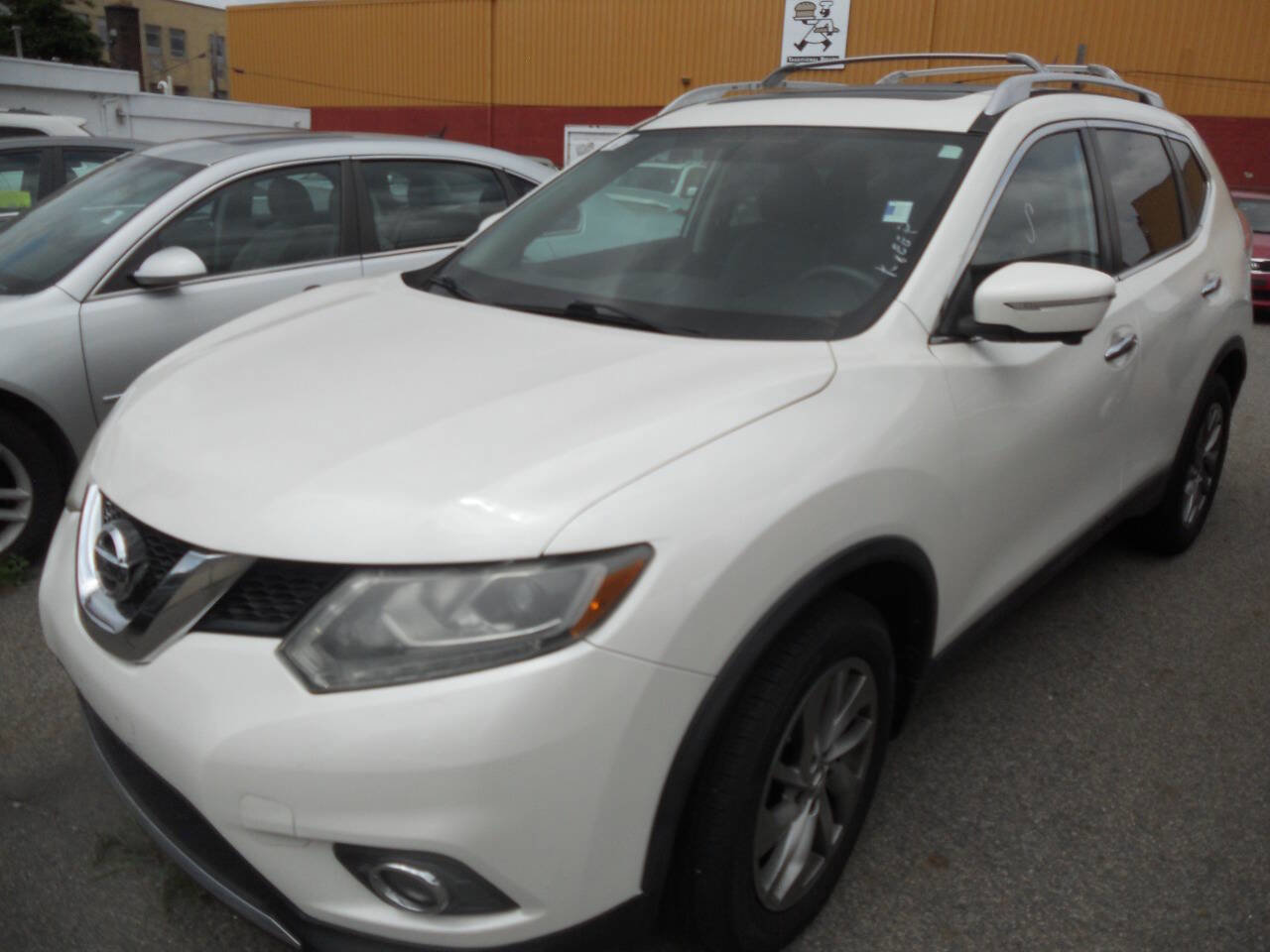 Used 2015 Nissan Rogue SL w/ SL Premium Package image 1