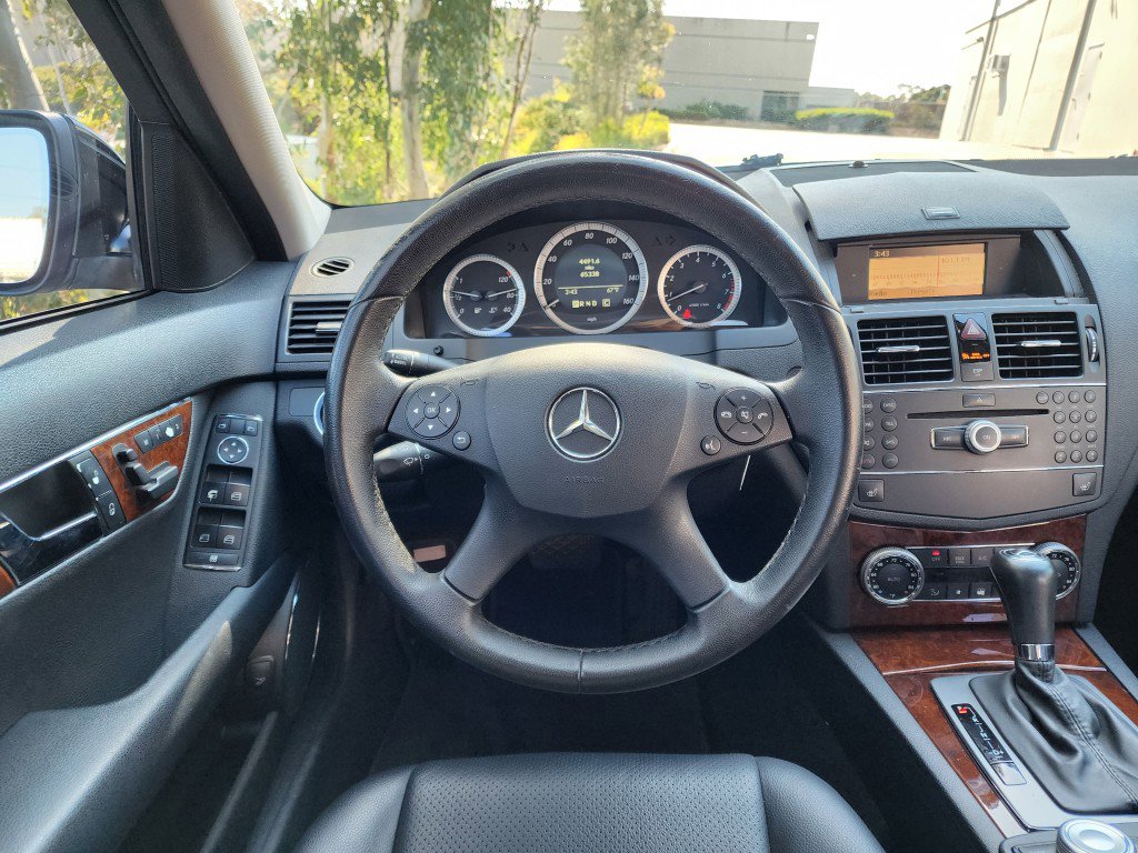 Used 2009 Mercedes-Benz C 300 Sedan image 30