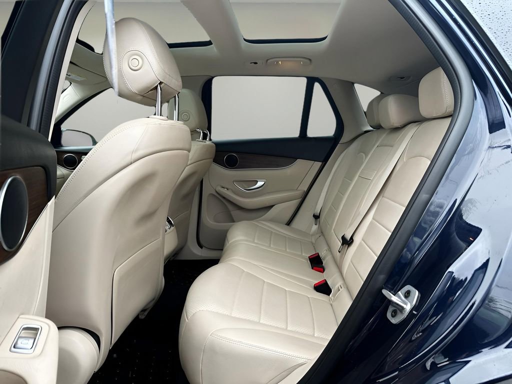 Used 2022 Mercedes-Benz GLC 300 4MATIC image 16