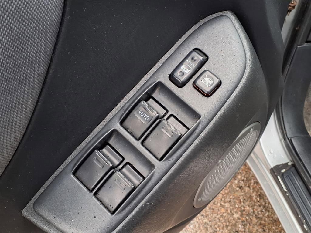 Used 2005 Toyota RAV4 4WD image 15