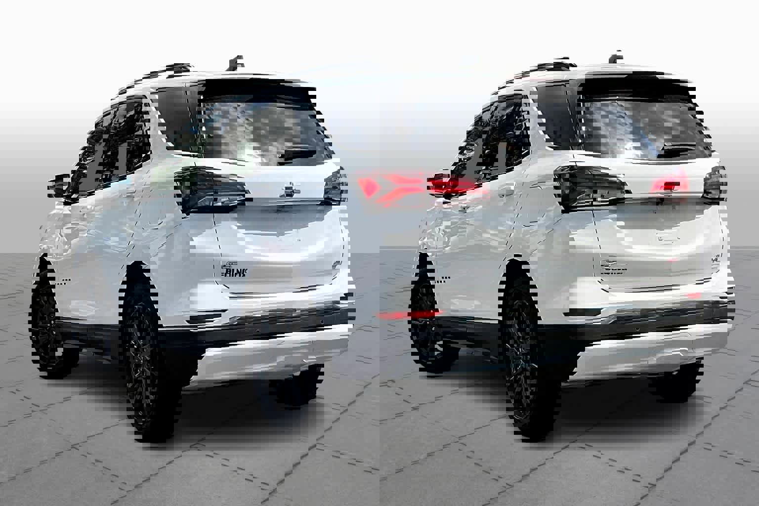 Used 2023 Chevrolet Equinox RS w/ RS Leather Package image 12