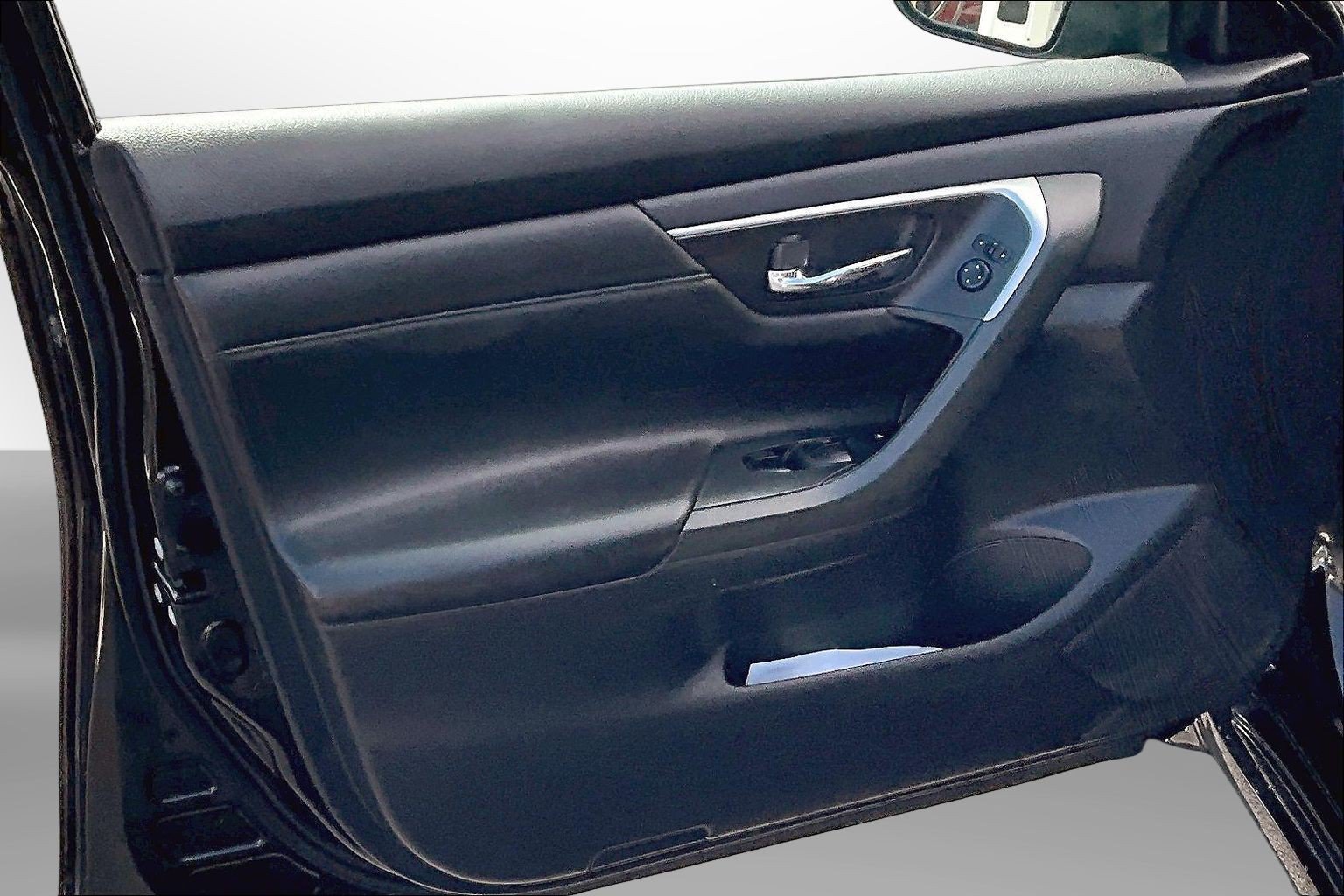 Used 2015 Nissan Altima 2.5 S w/ Sport Value Package FWD image 24