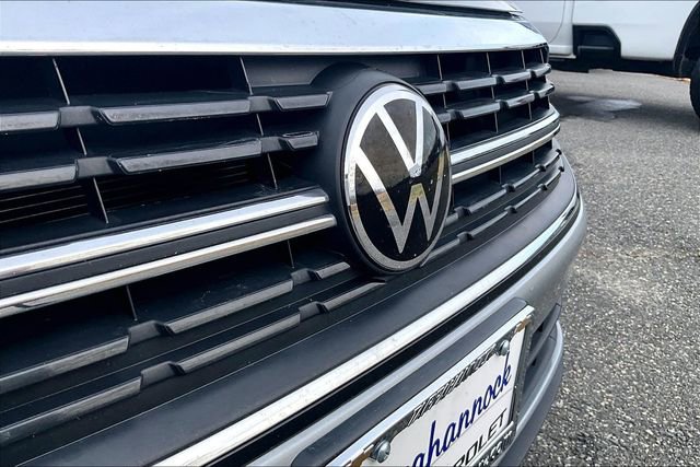 Used 2024 Volkswagen Jetta SE image 29